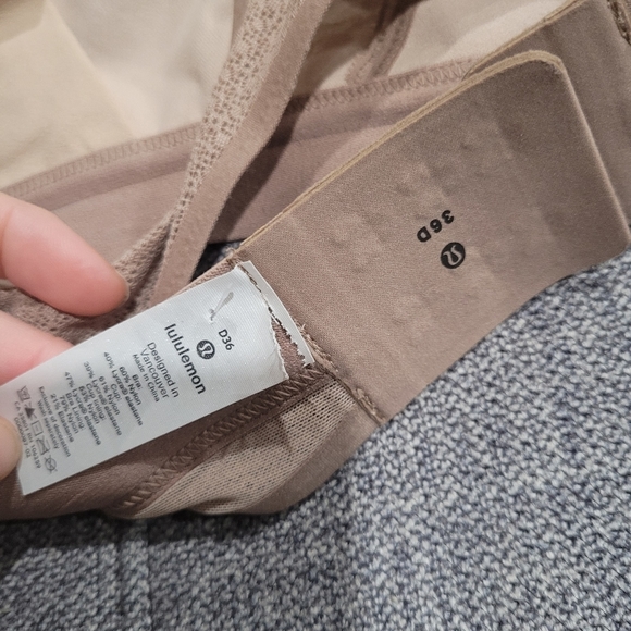 Lululemon nwt Awake to Lace bra - Picture 2 of 9